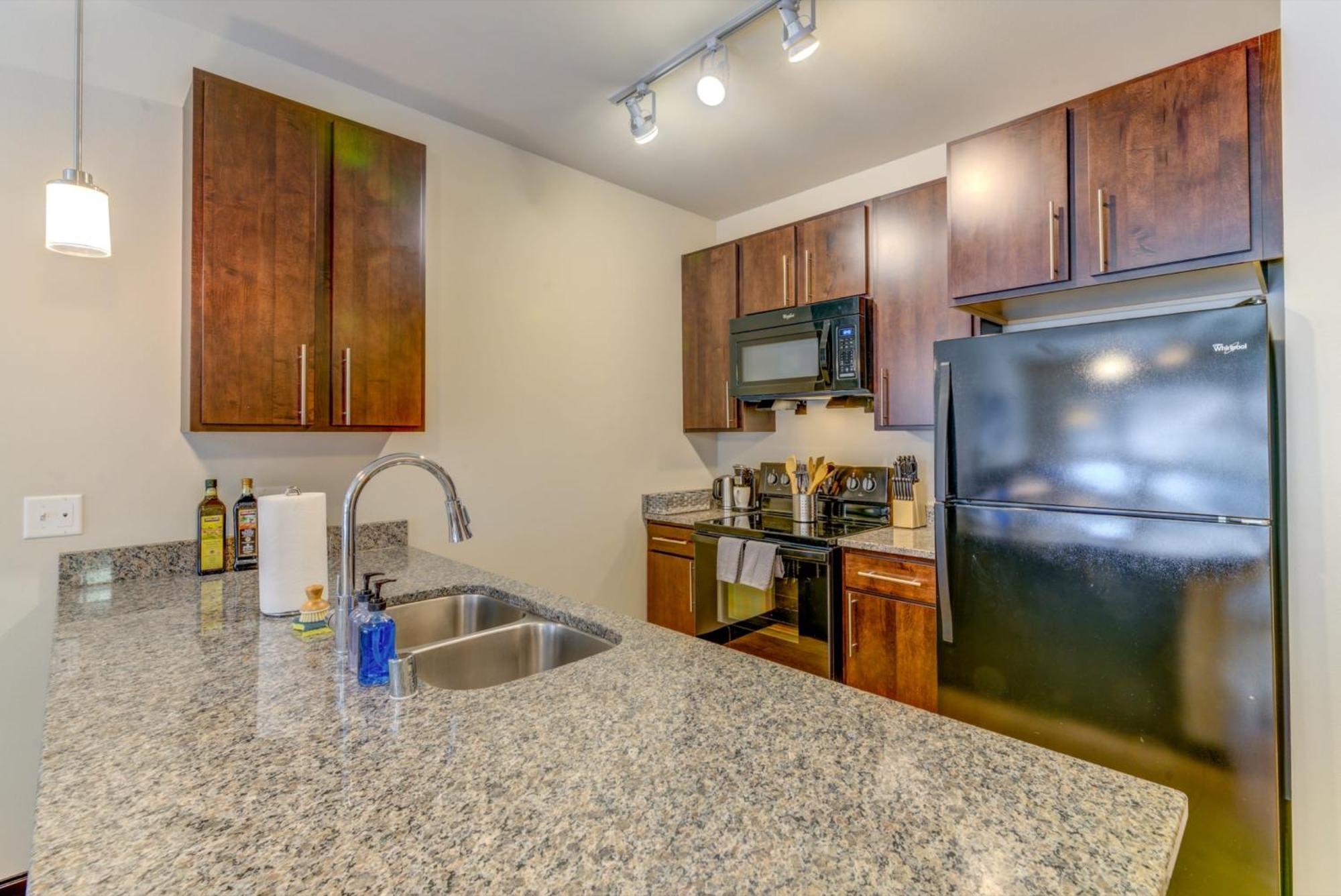 One-Bedroom Apartment (Self Check-in with Virtual Front Desk)