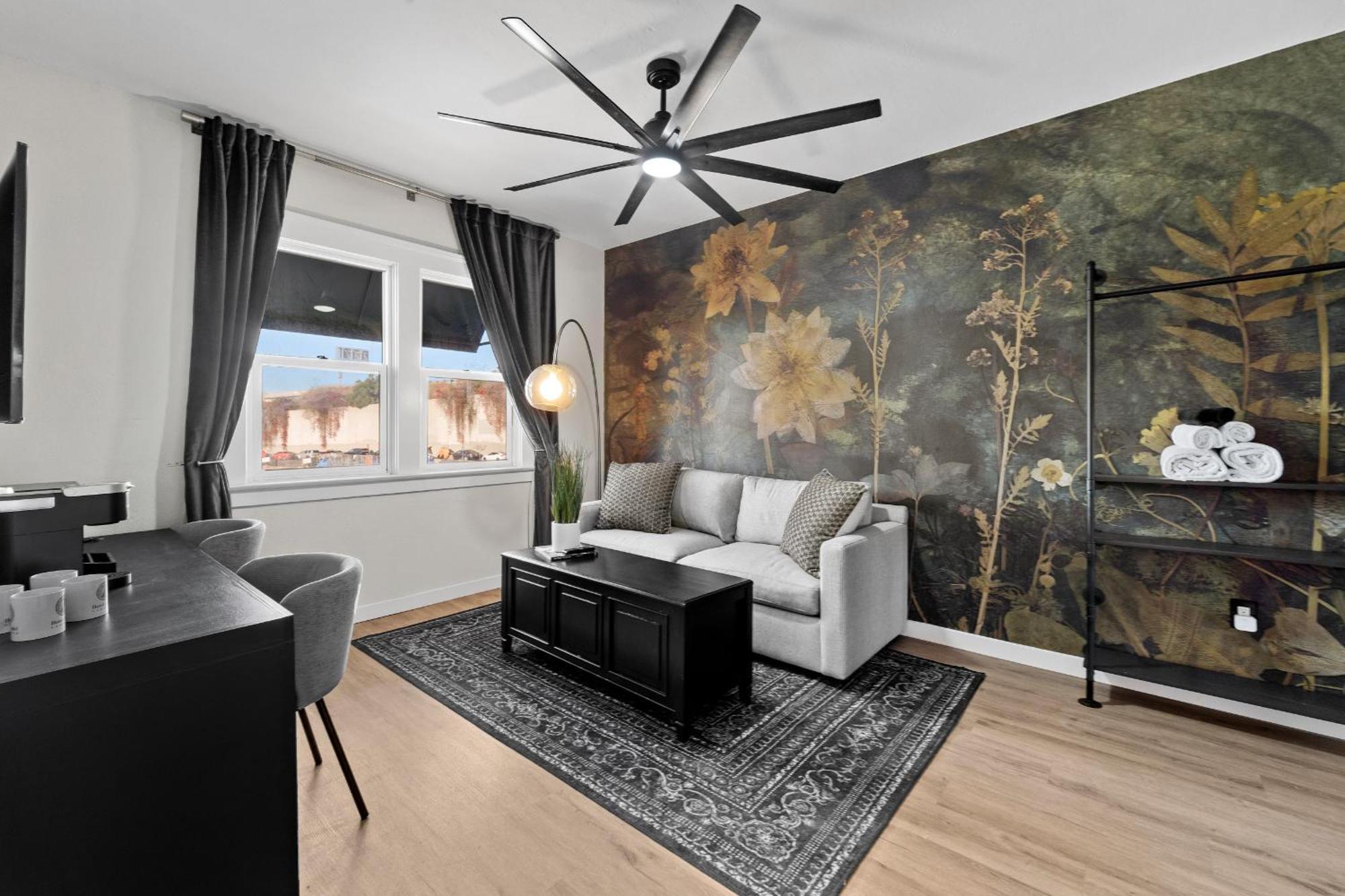 Harbor Queen One-Bedroom Suite