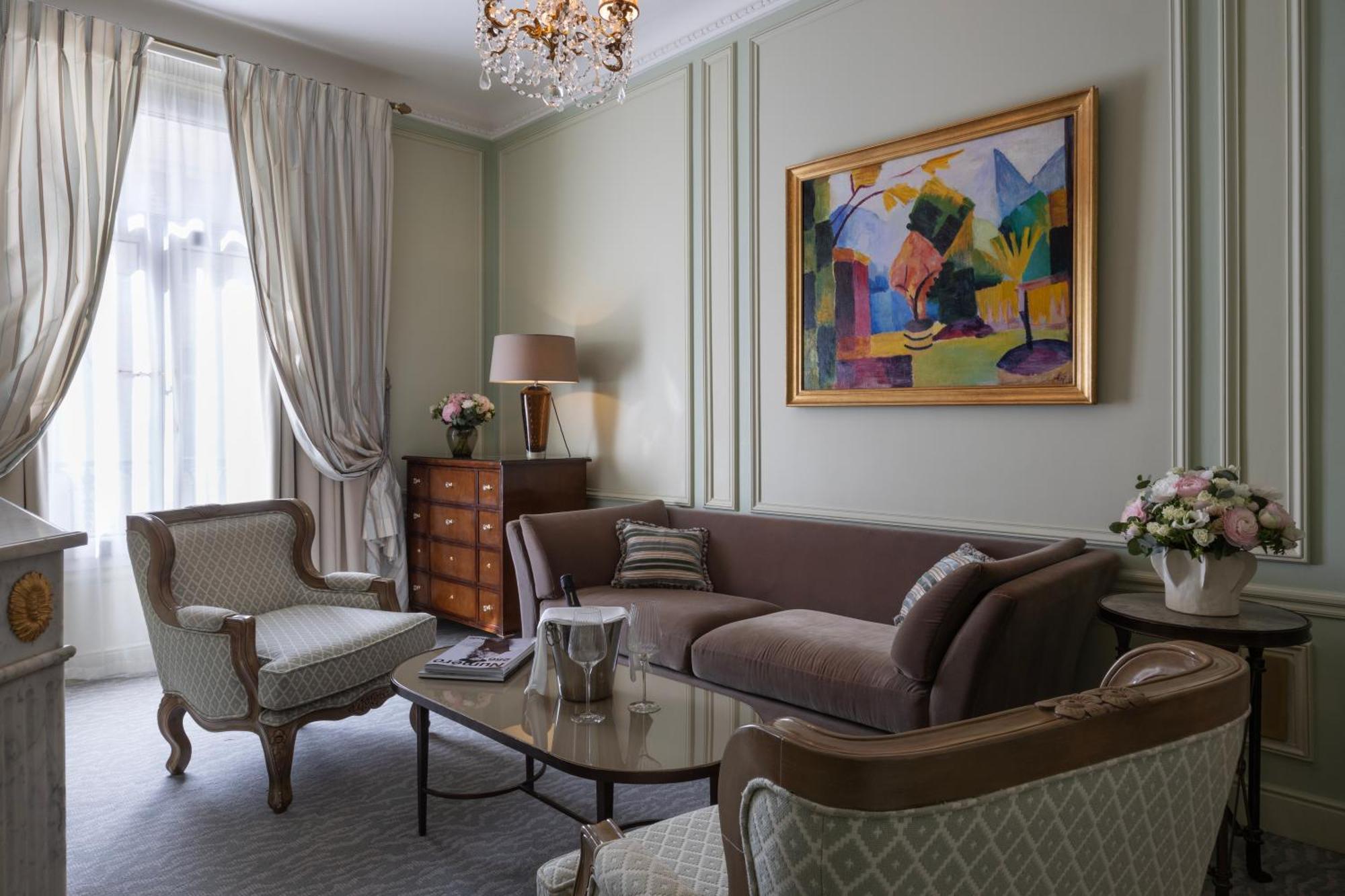 Suite Deluxe – Parisienne