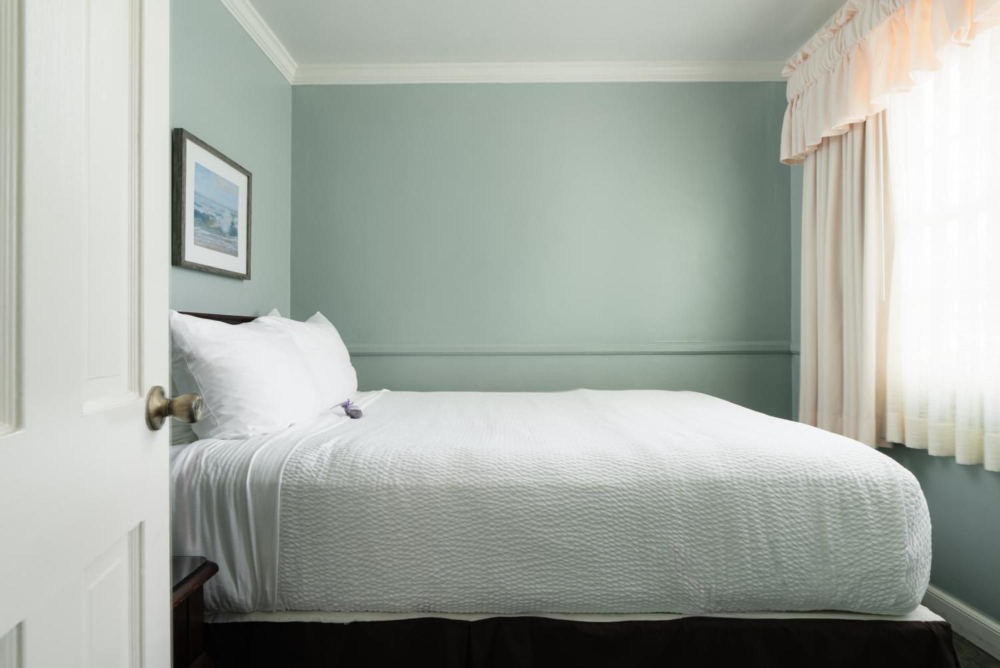 Lavender Deluxe Room