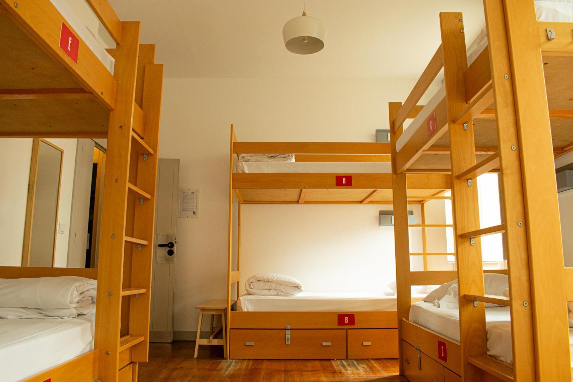 Bed 6-Bed Mixed Dormitory Room