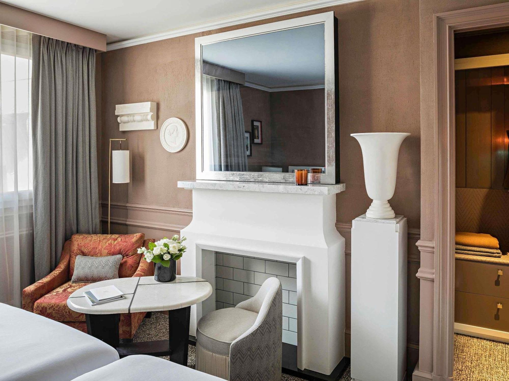 Two-Room Scribe Apartment Balcony