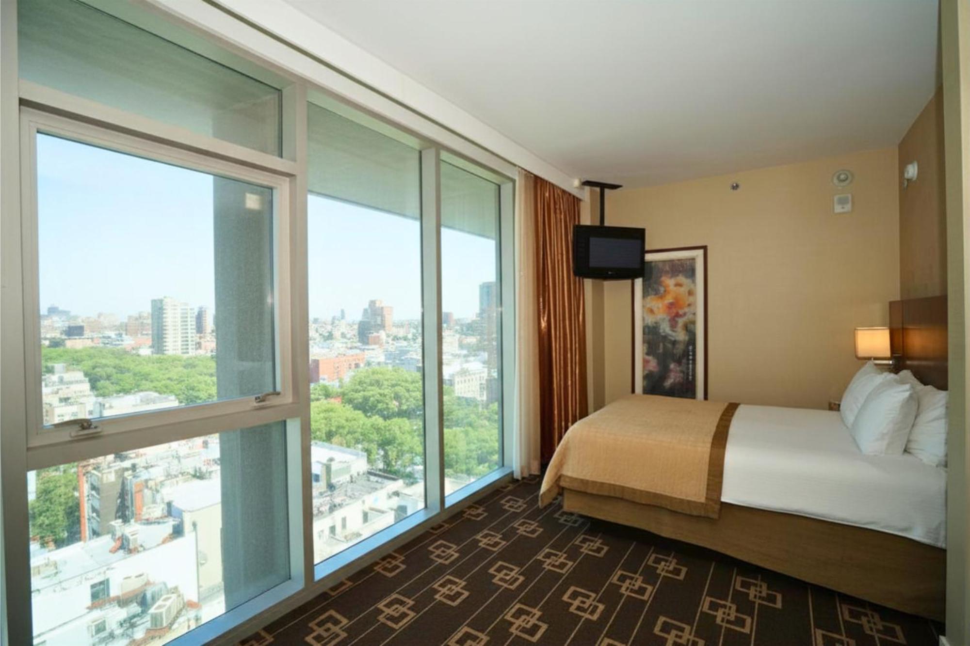 Executive Queen Room High Floor