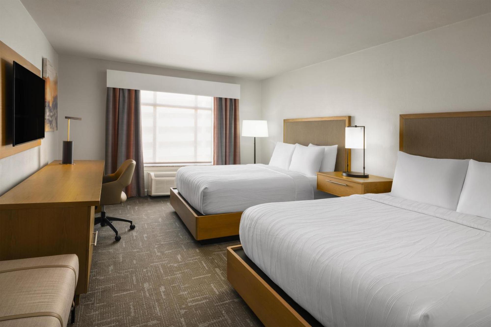 Queen Suite with Two Queen Beds and Sofa Bed - Non-Smoking