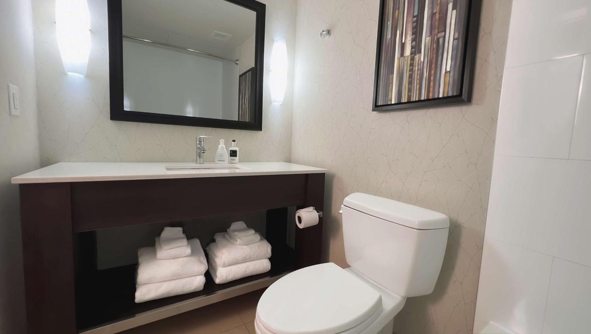 Coast Premium Room, Two Queen Beds