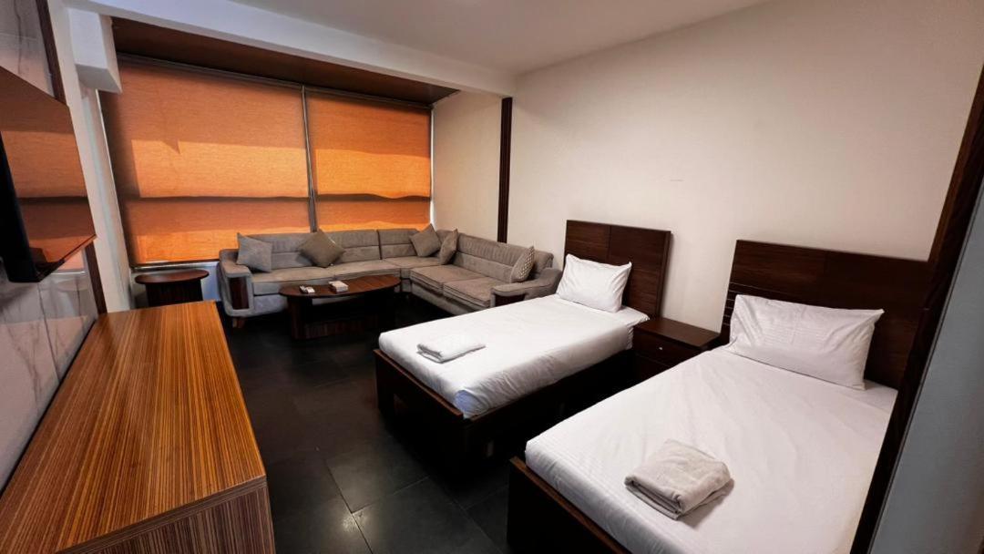 Deluxe Suite