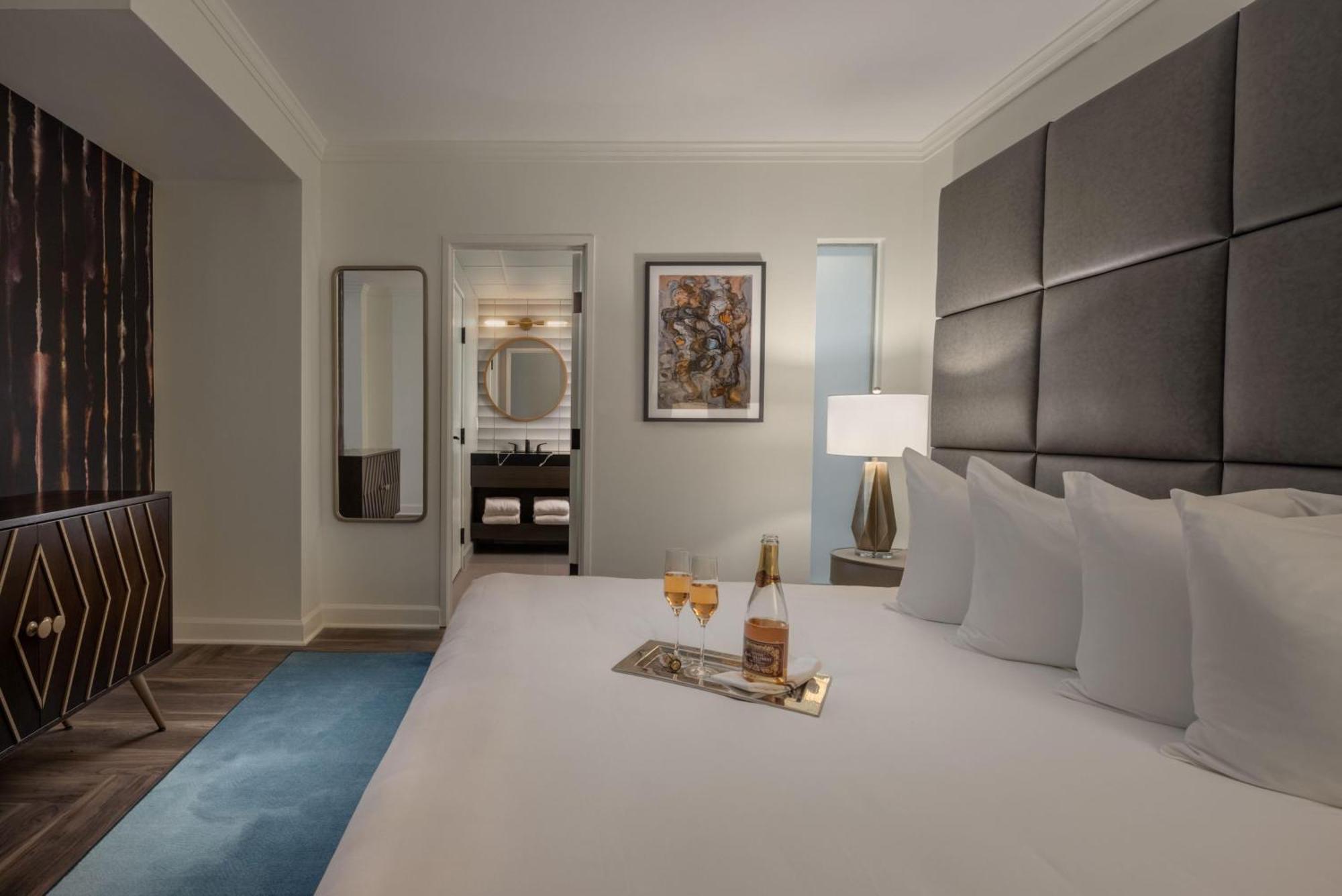 Junior King Suite with Seating Area