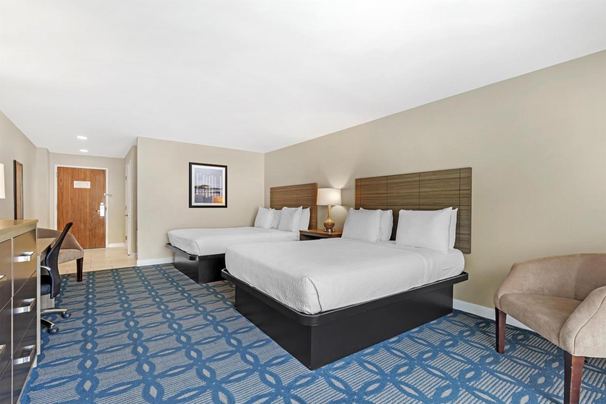 Queen Room with Two Queen Beds and Roll-In Shower - Disability Access