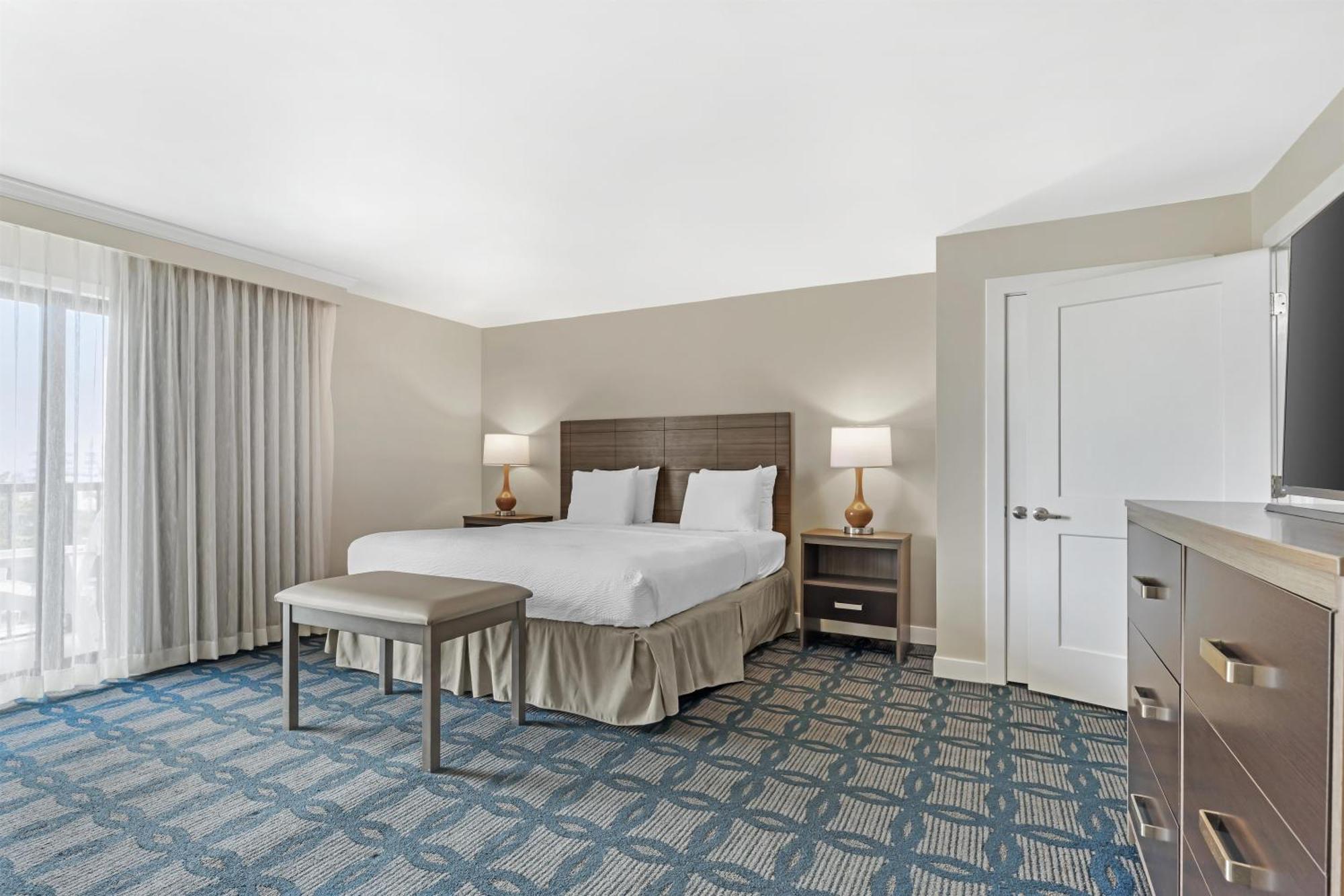 King Room with Walk-in Shower - Disability Access