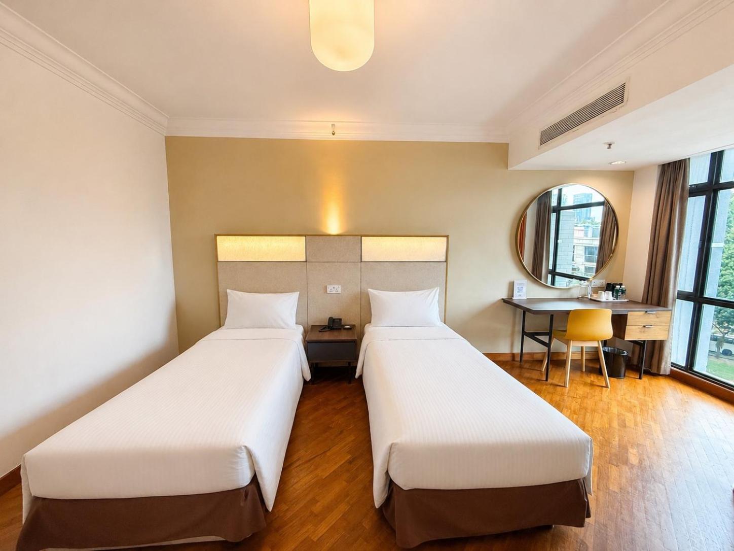 Standard Twin Room