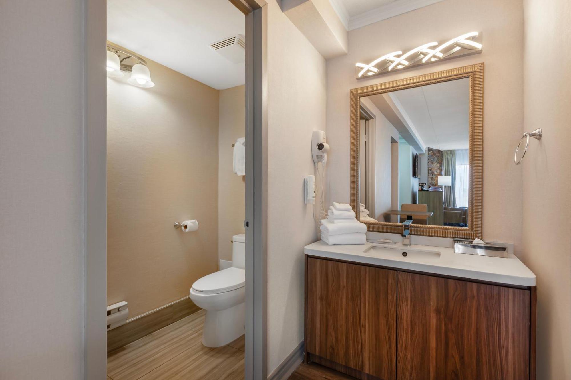 Executive King Suite with Two King Beds - Non-Smoking