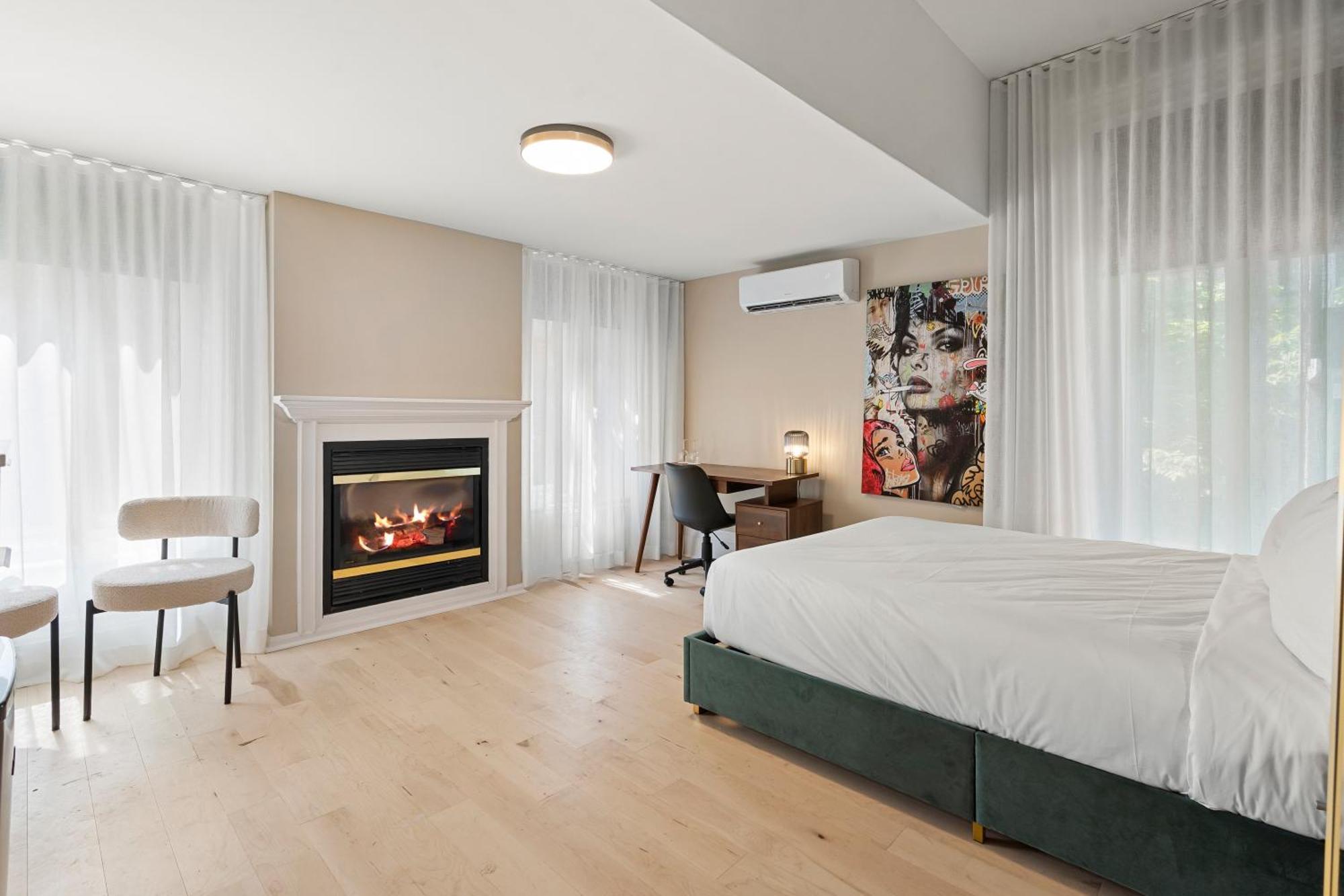 Classic Room, 1 King bed