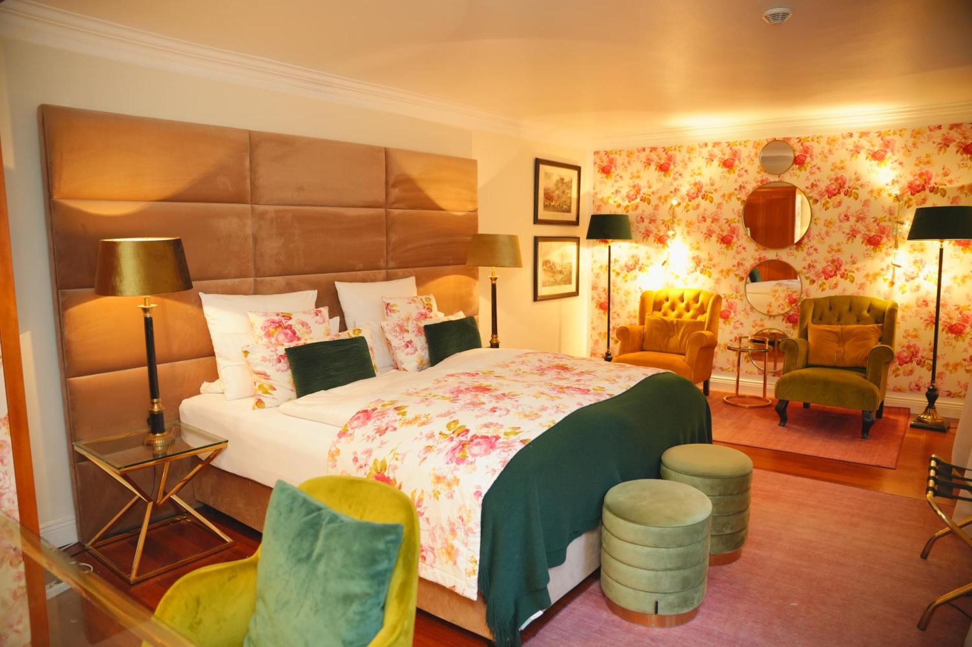 Deluxe King Suite