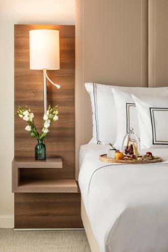 The Level Junior Suite with Executive Lounge Access