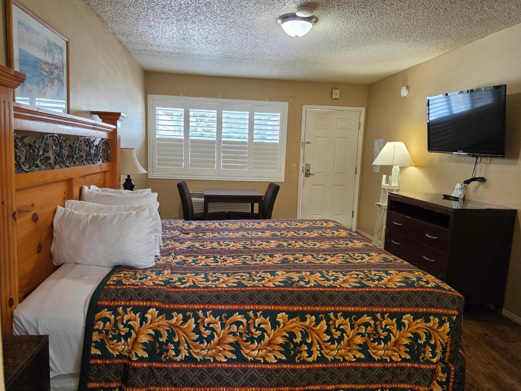 Standard King Room