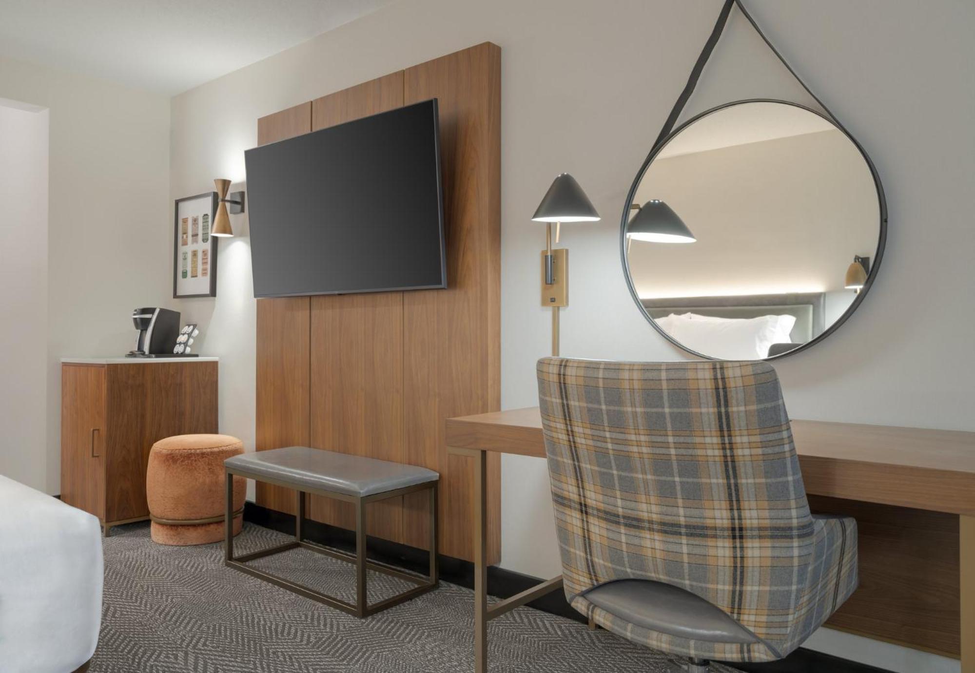 Standard King Room