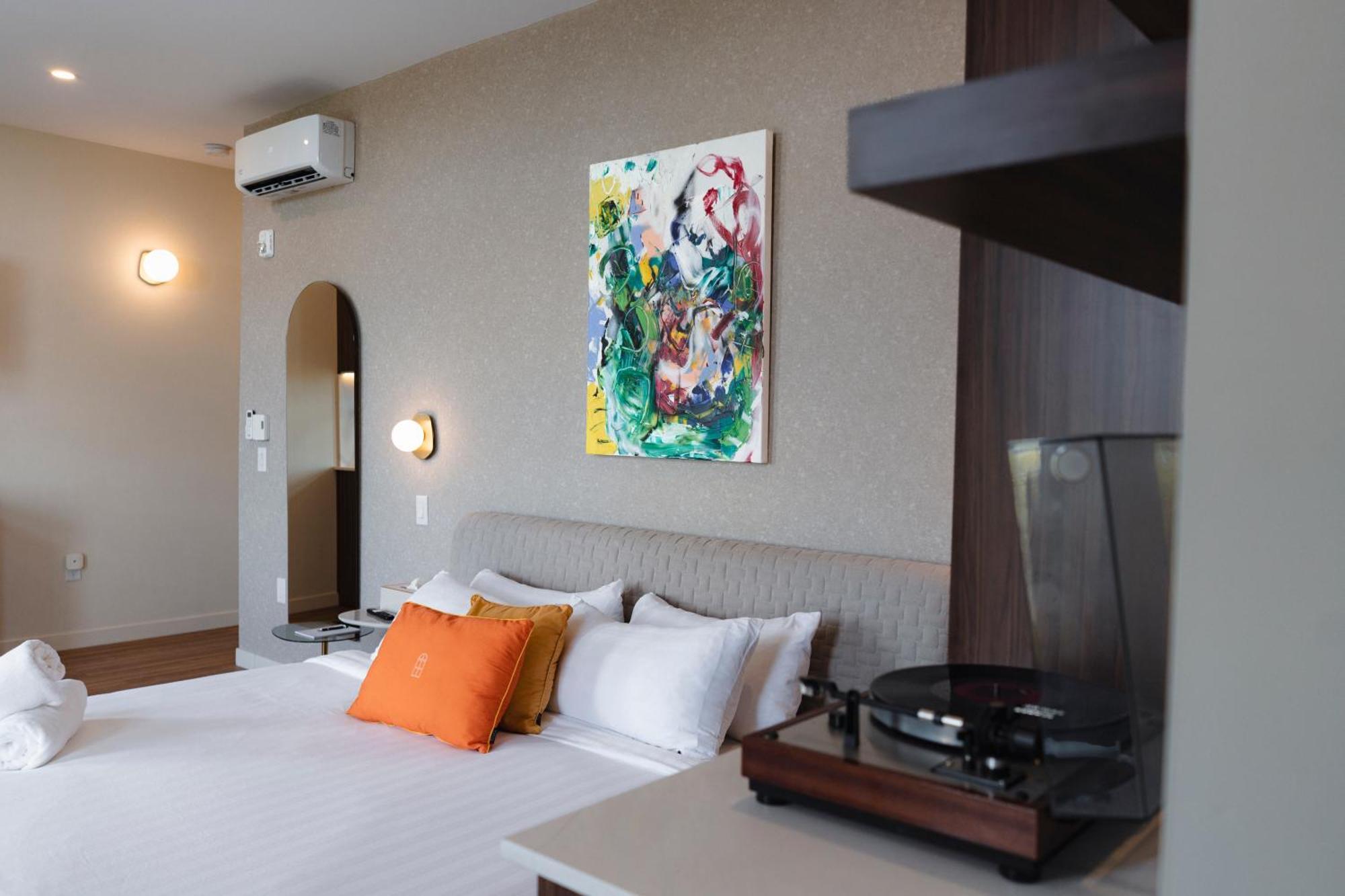 Deluxe King Room