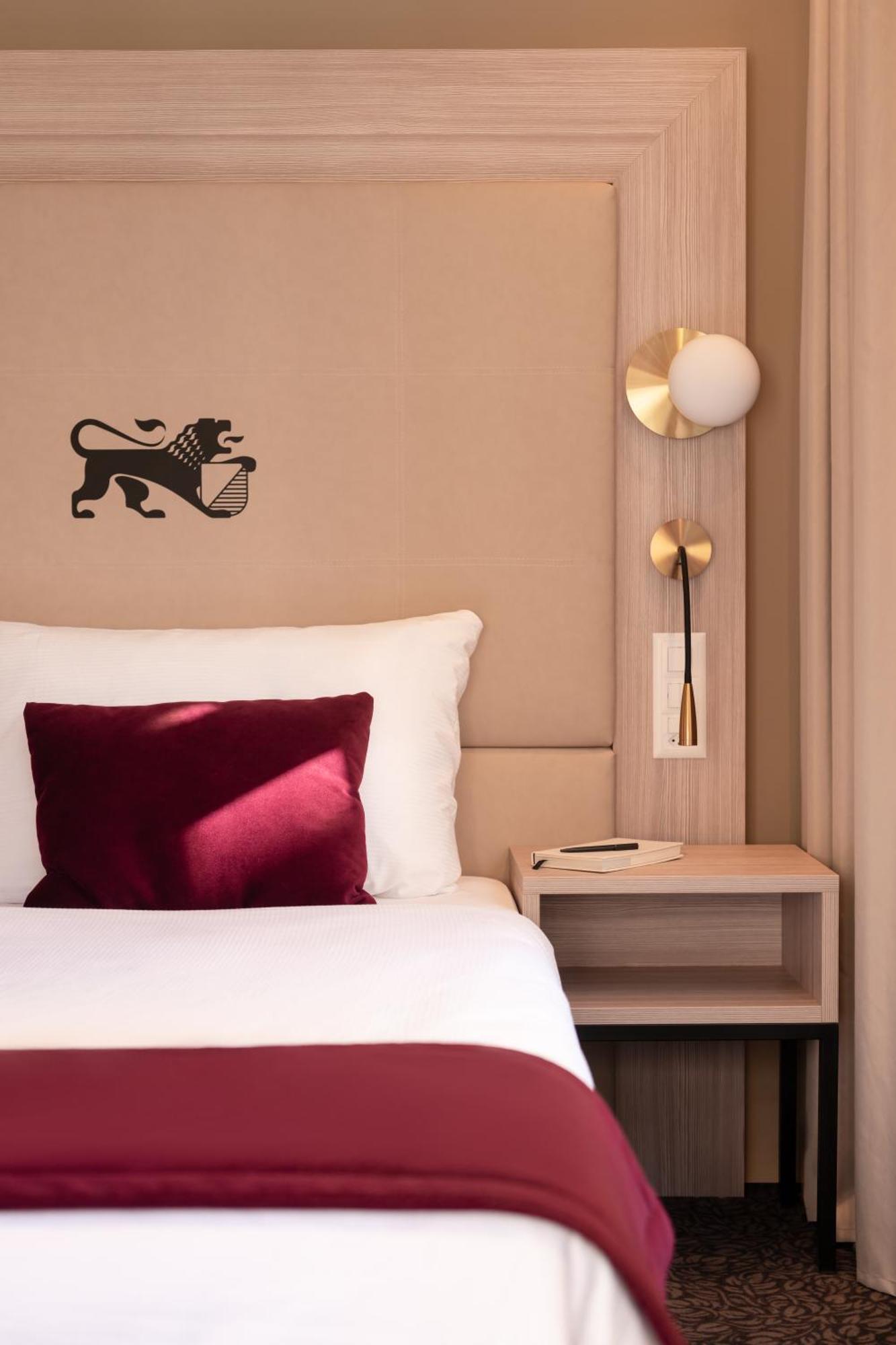 Deluxe Business Single Room