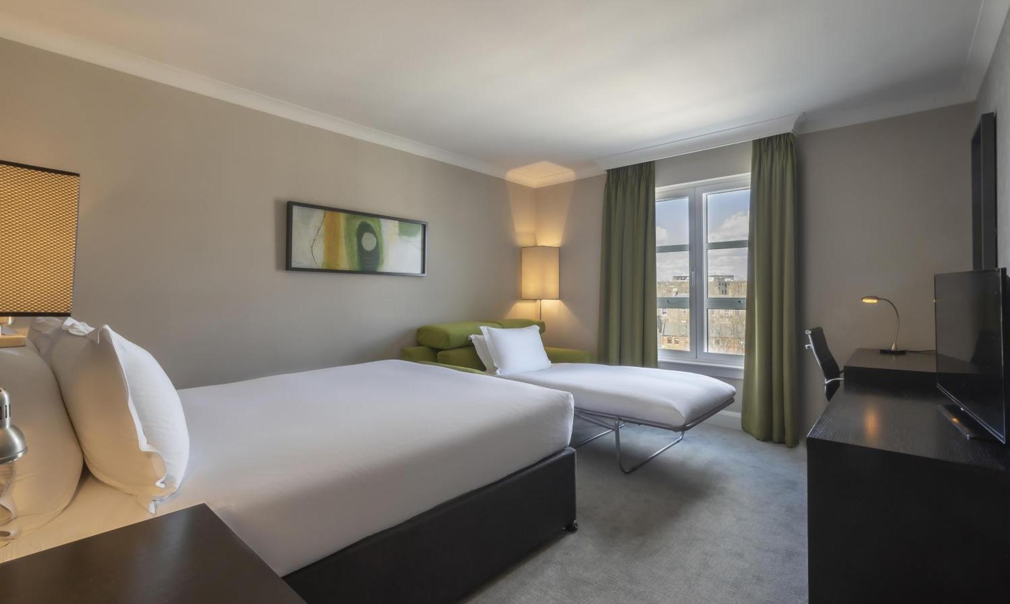 Standard Queen Room with Sofa Bed and Canal View
