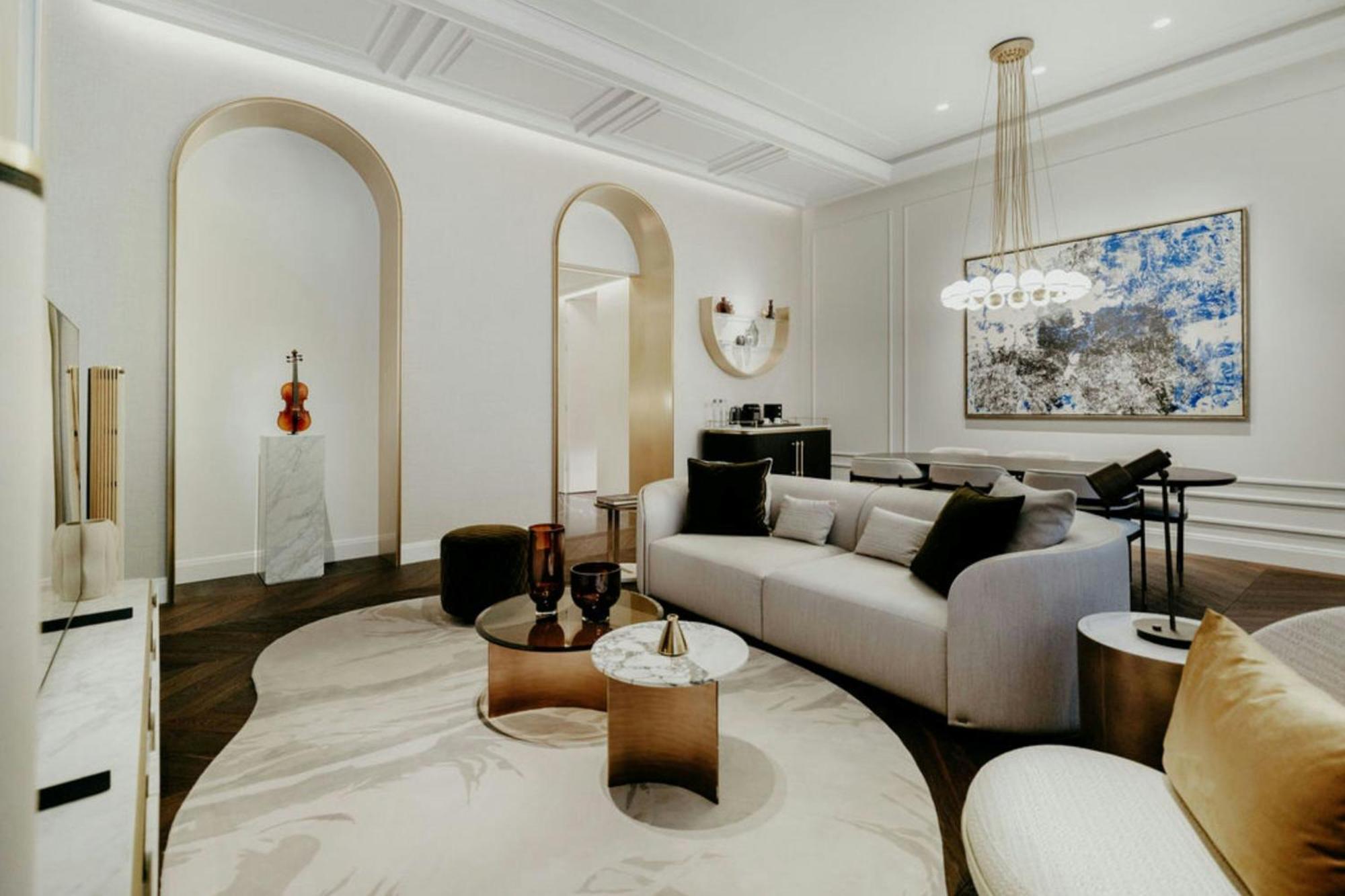 The Ritz-Carlton Symphony Suite Club lounge access