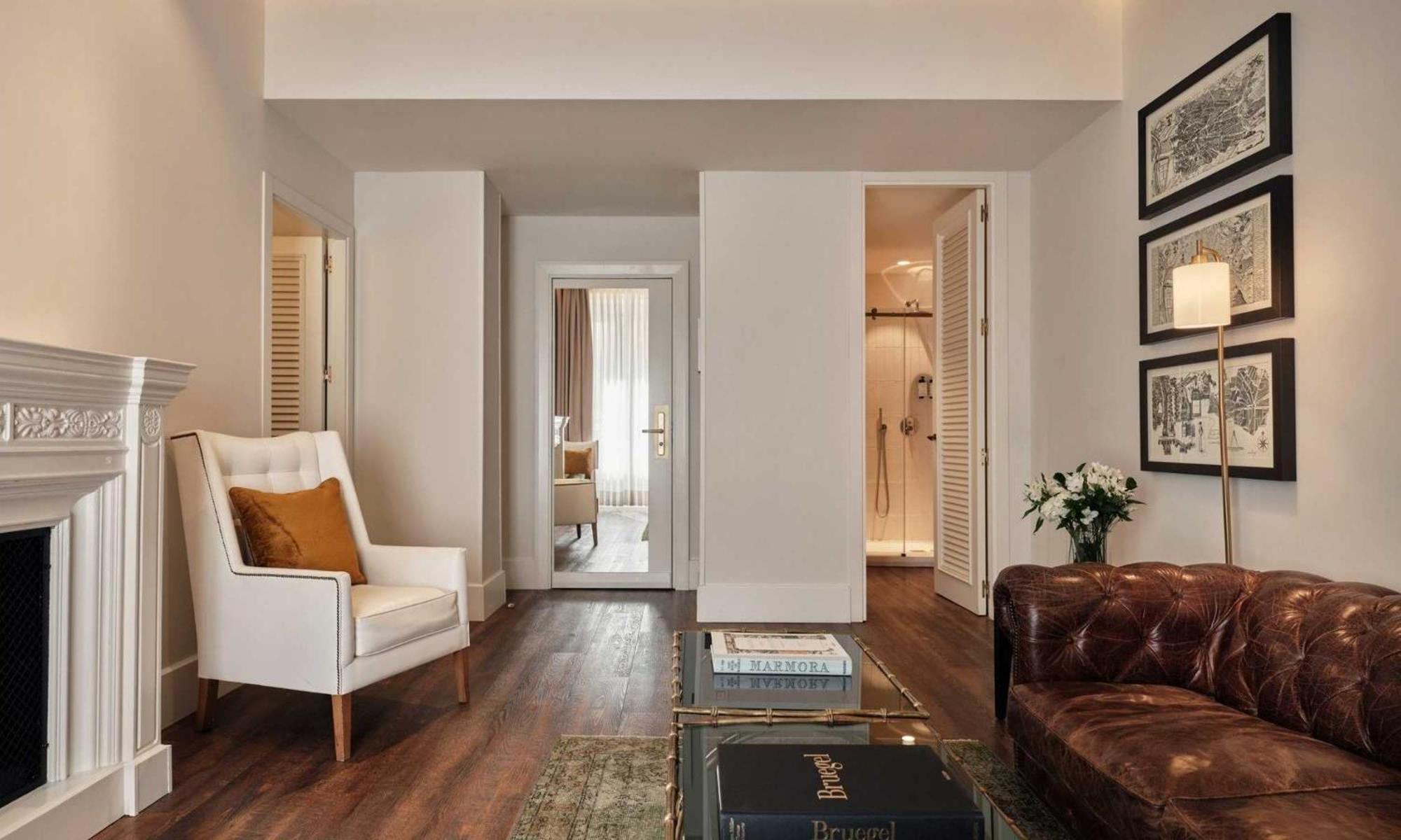 The Corner Suite