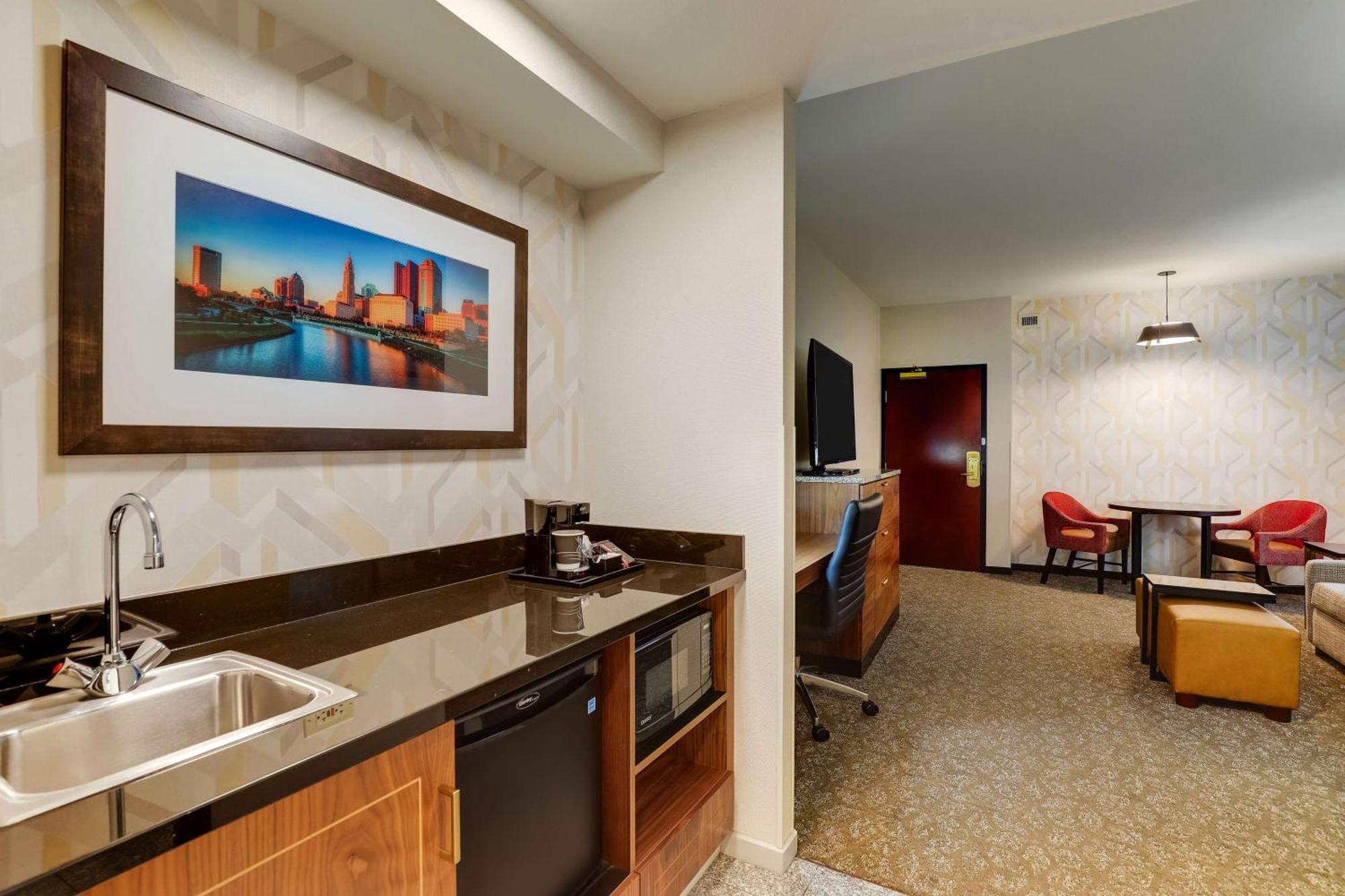 Queen Suite with Sofa Bed