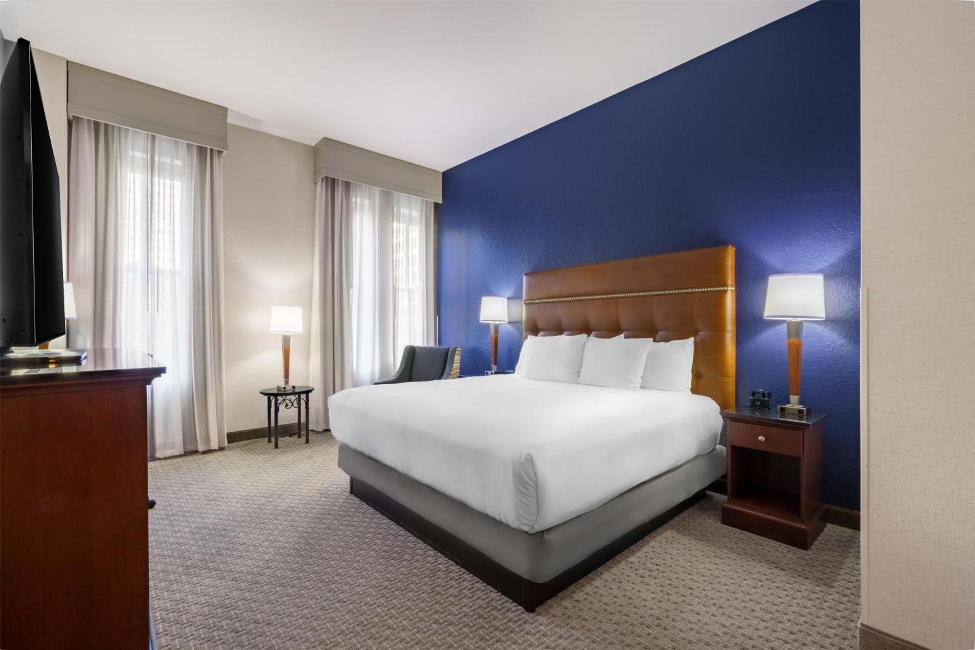 Deluxe King Room - Disability Access