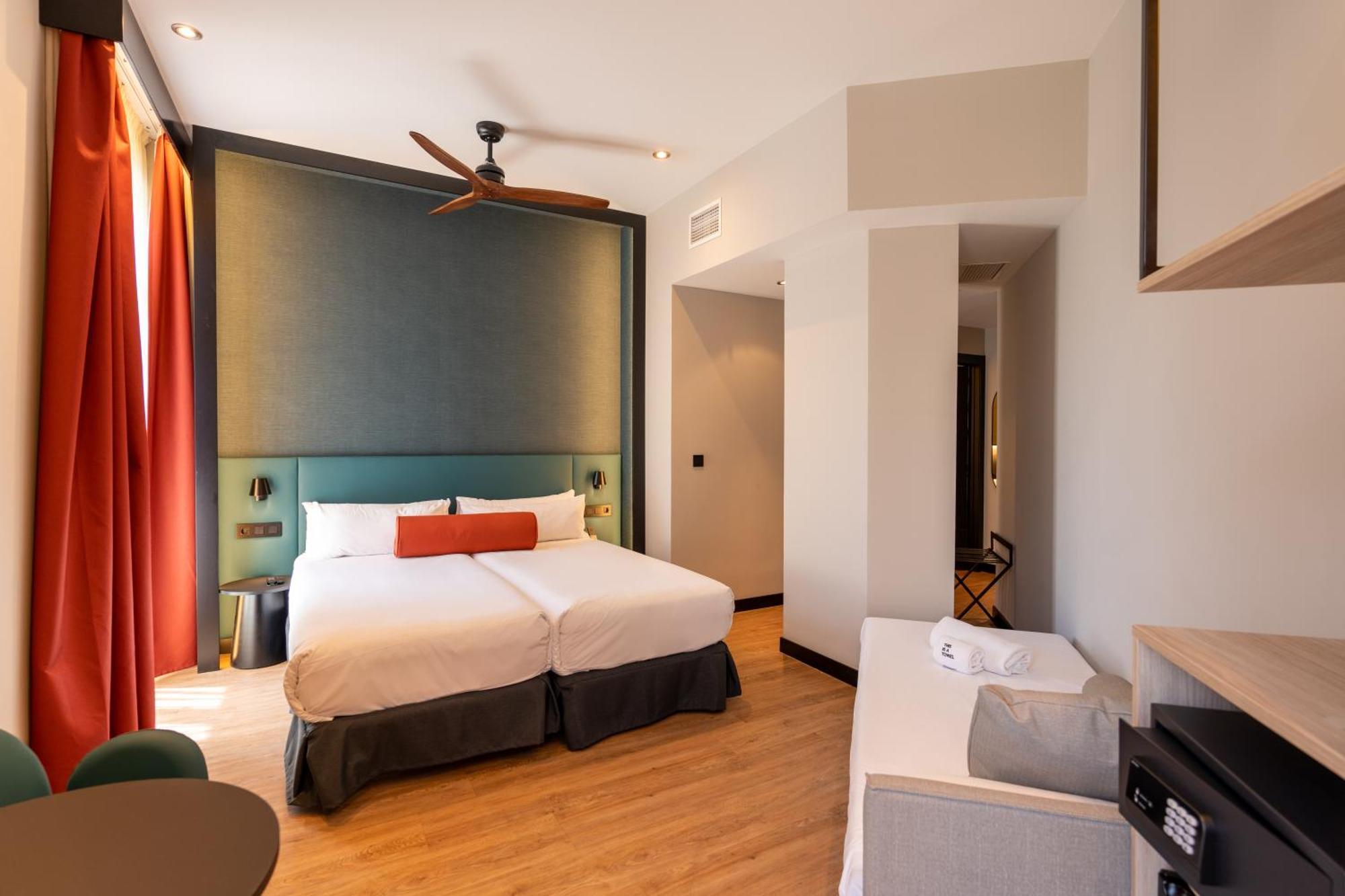 Triple Room