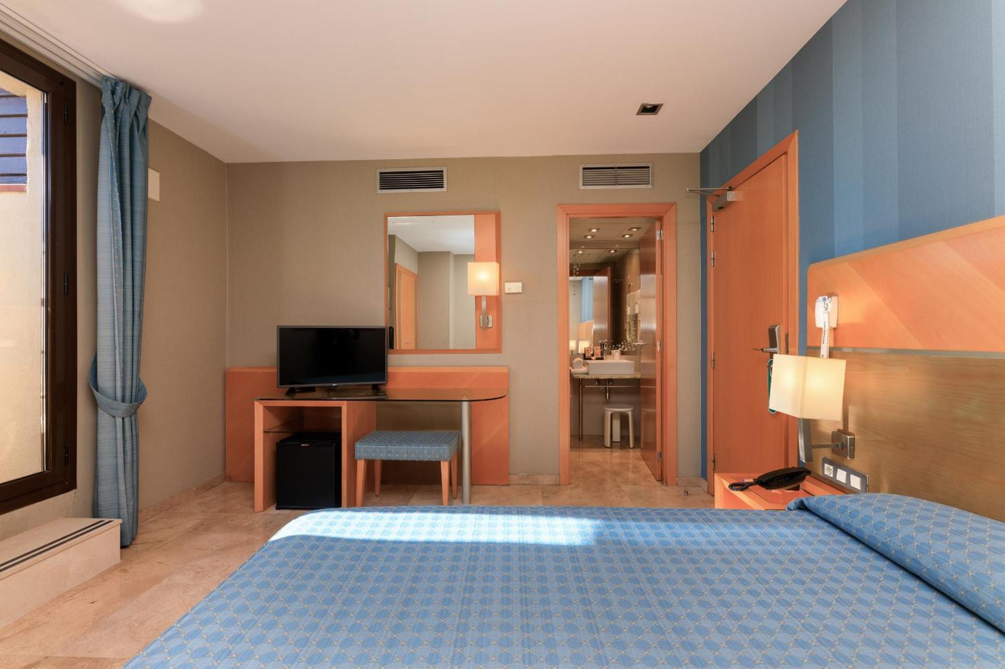 Double or Twin Room with Terrace