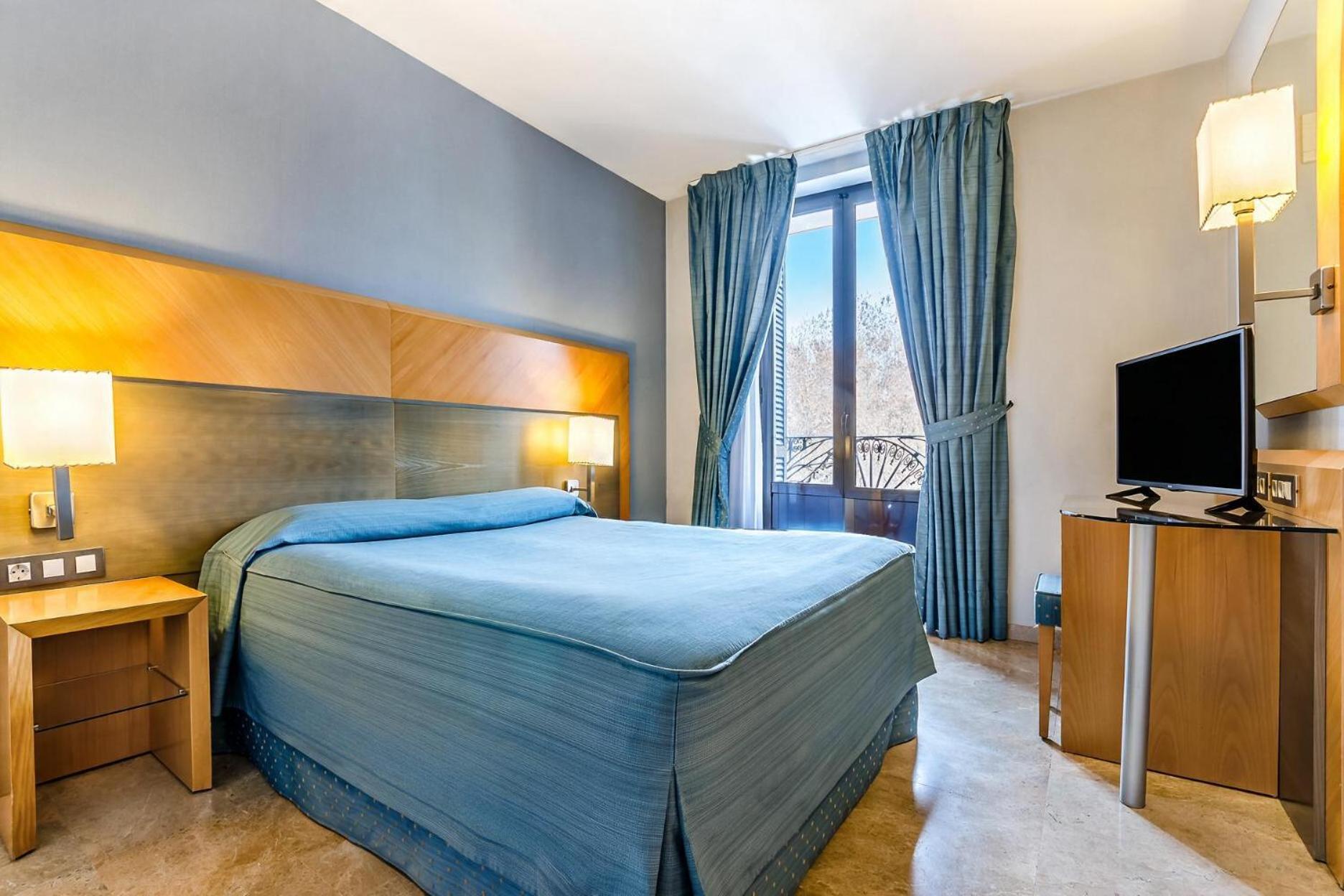 Double or Twin Room with Balcony