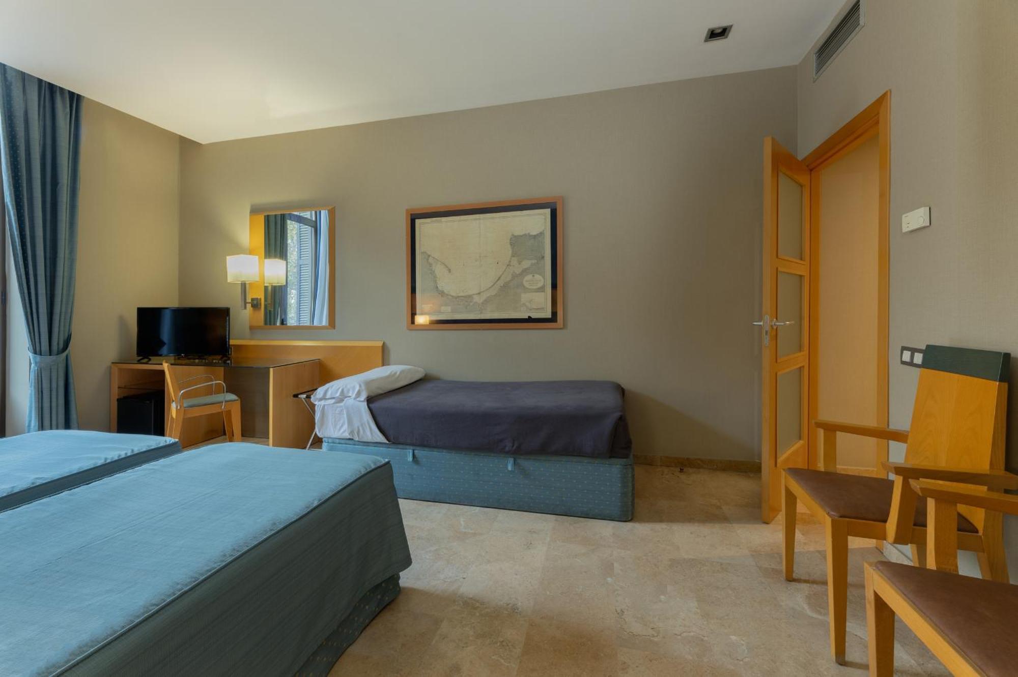 Double Room with Extra Bed and Balcony