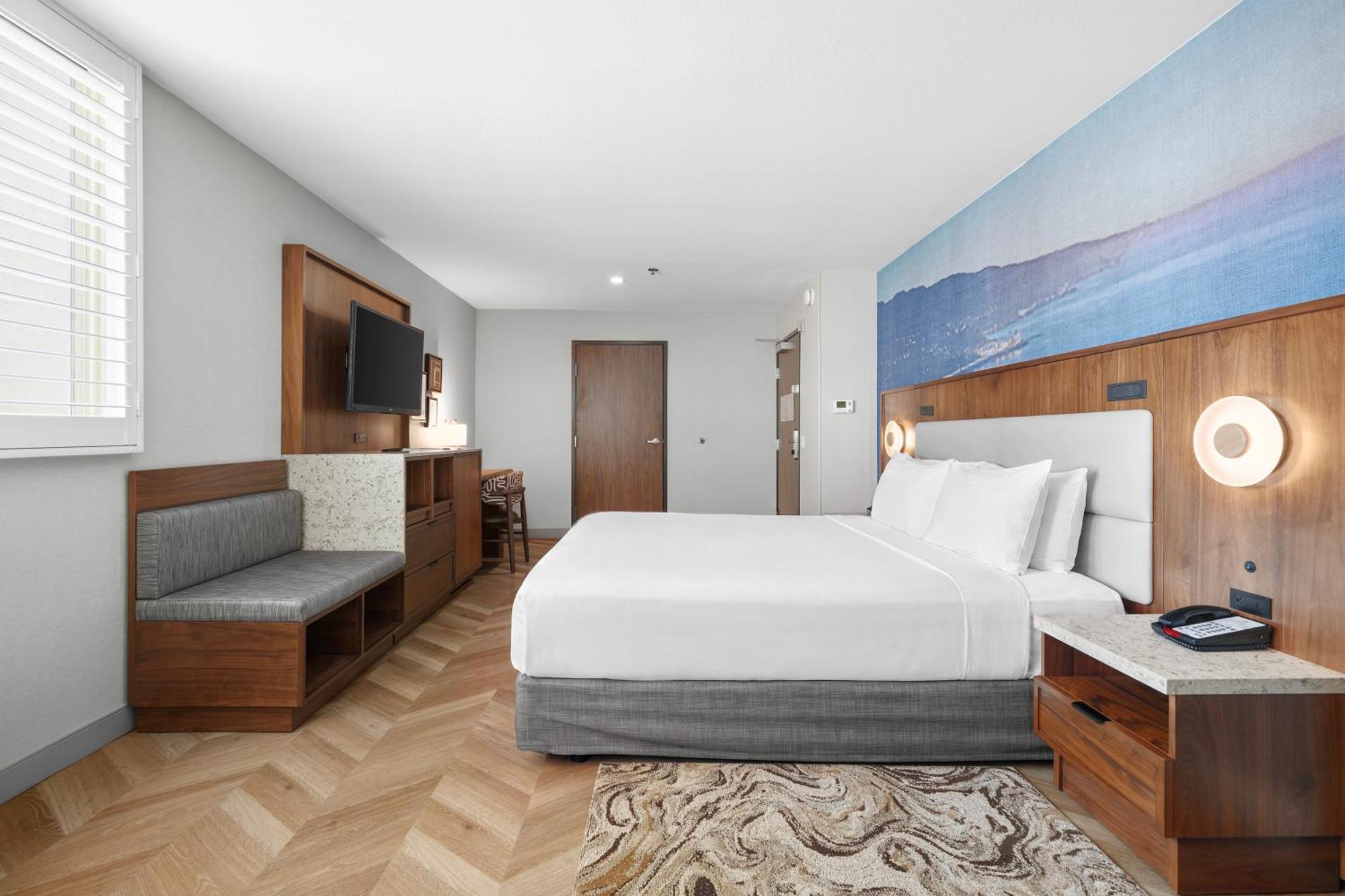 King Room with Roll-In Shower - Disability Access