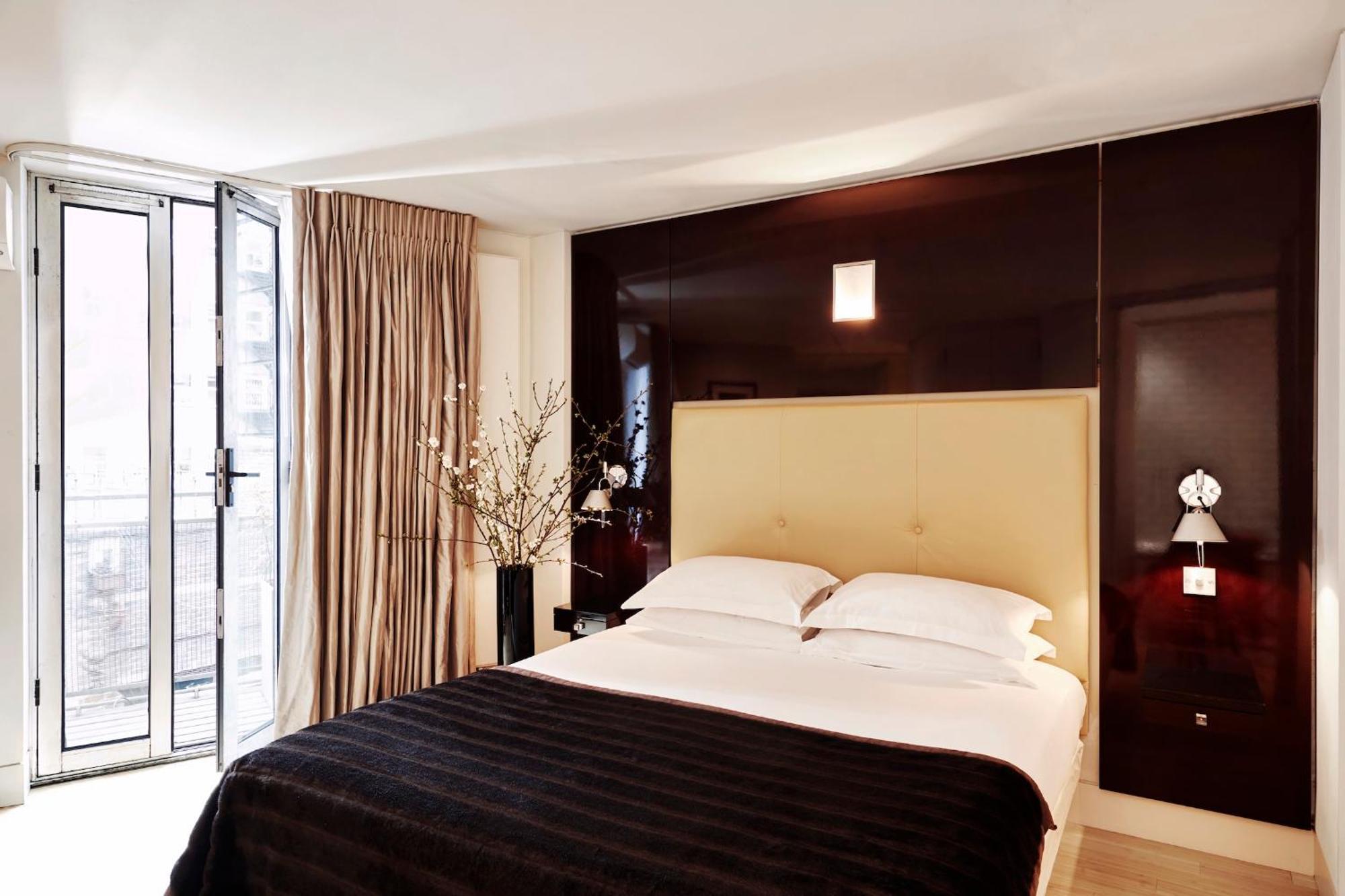 Deluxe One-Bedroom Suite