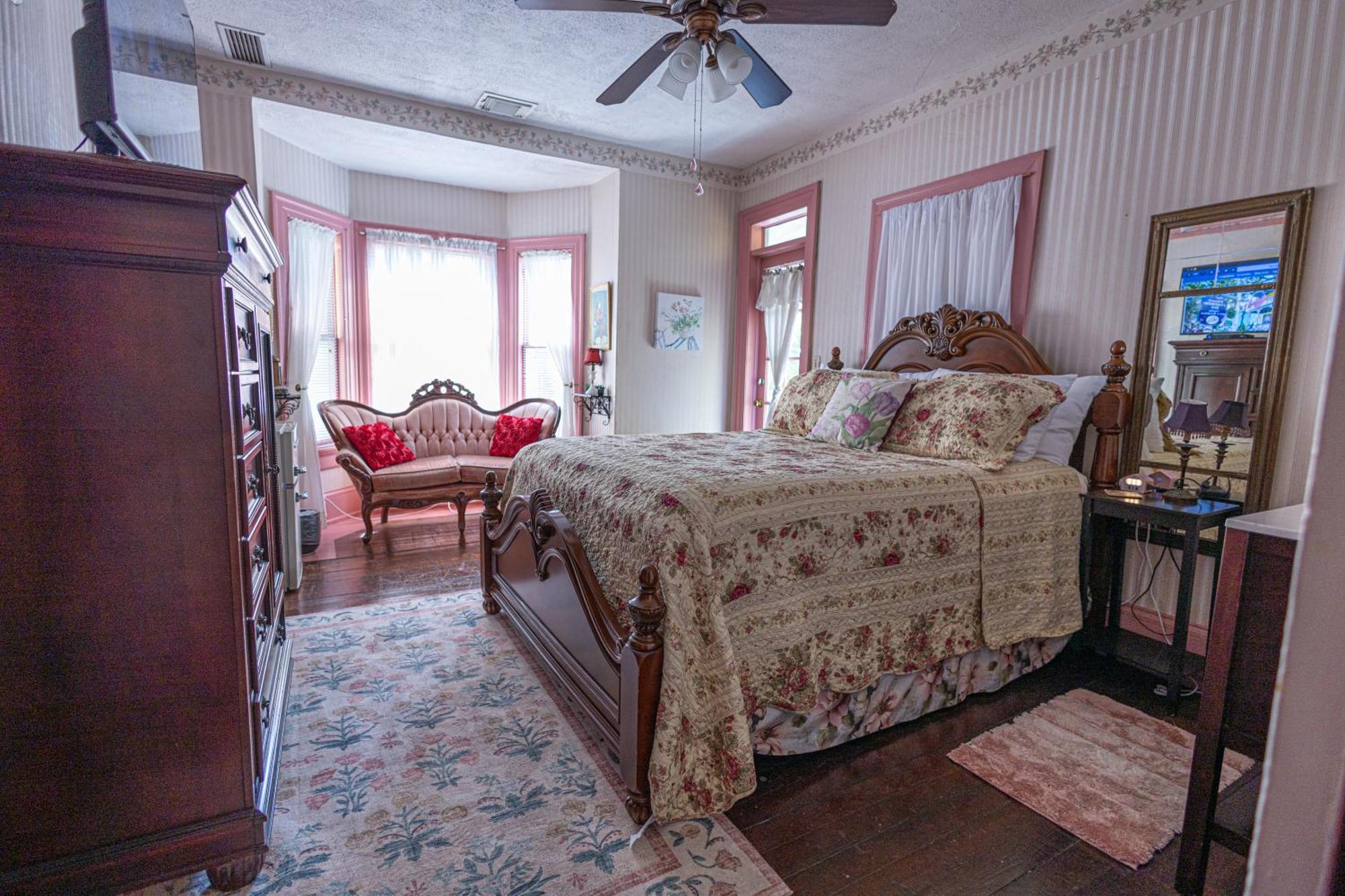 Queen Room with Balcony