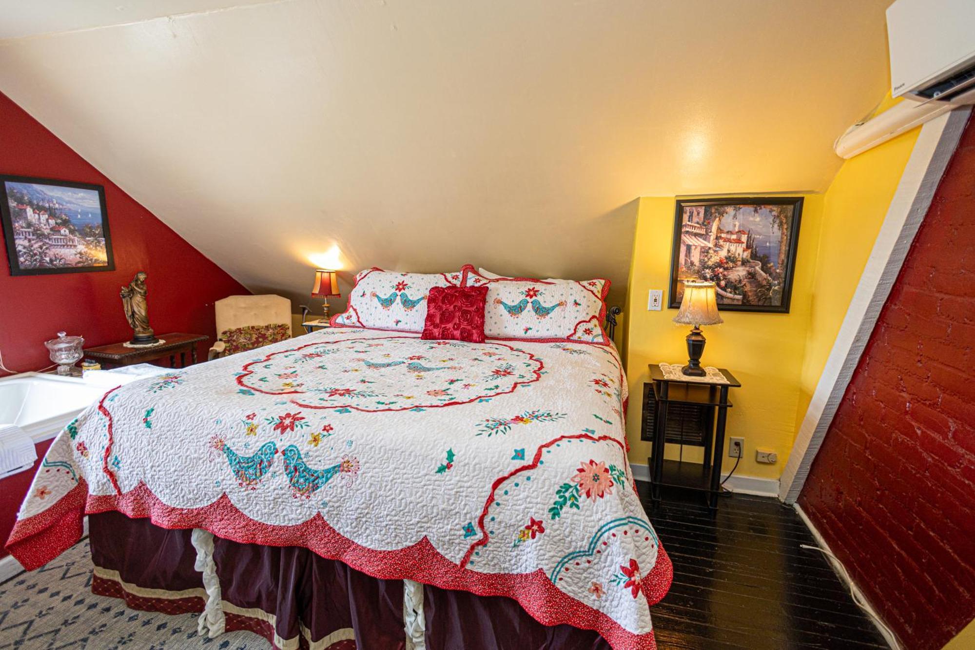 King Suite with Balcony and Spa Bath - Attic