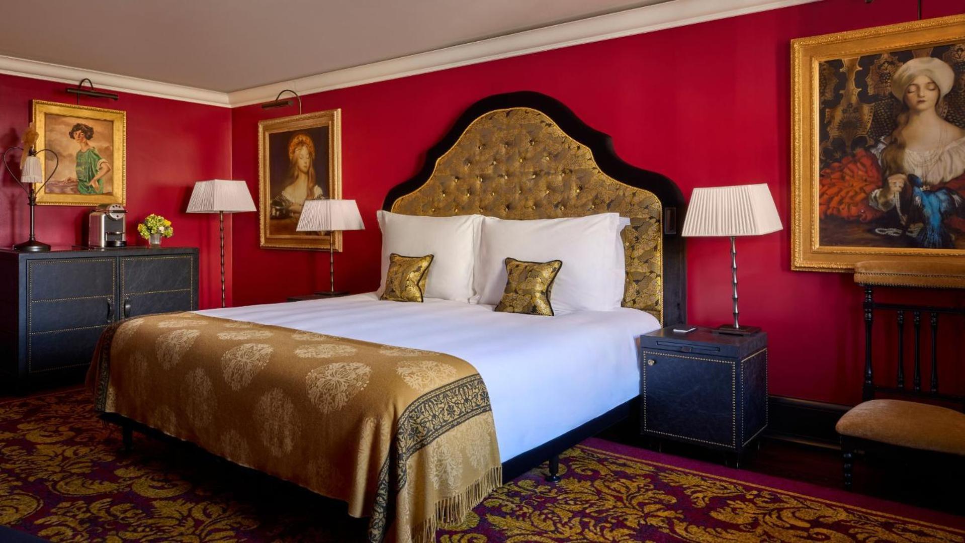 Deluxe King Room