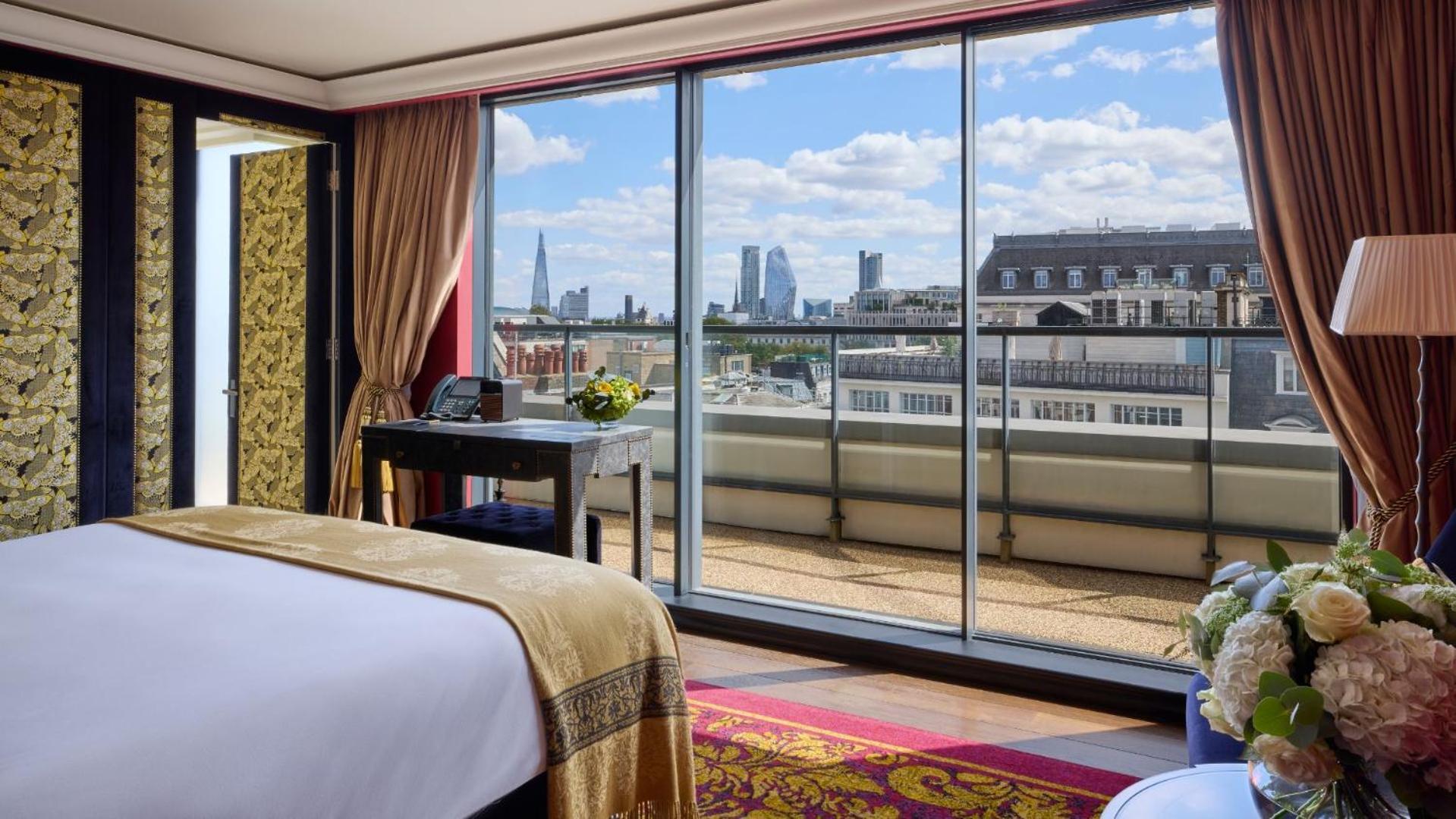 Deluxe Balcony Suite