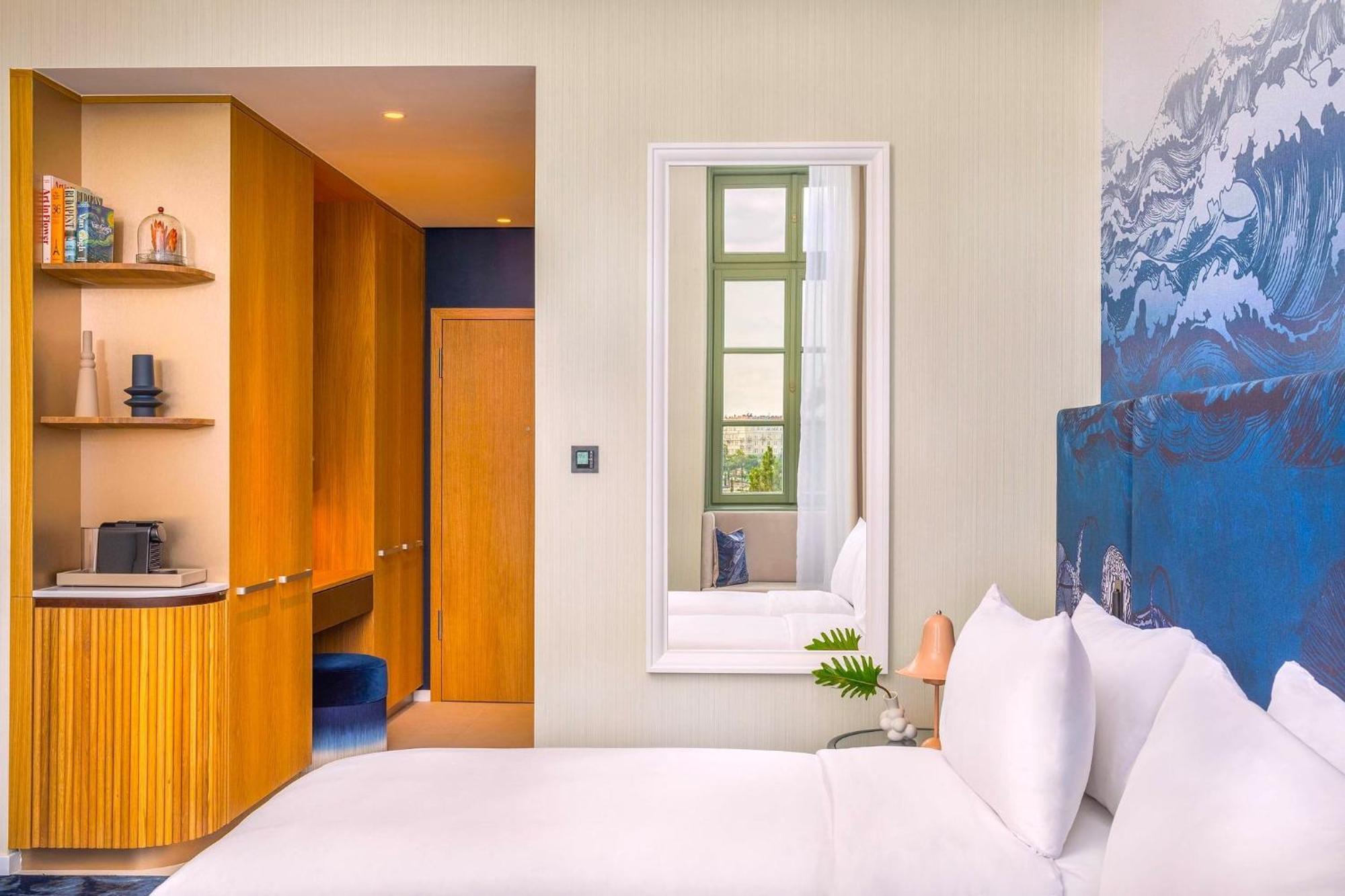 Premium King Room with Danube View