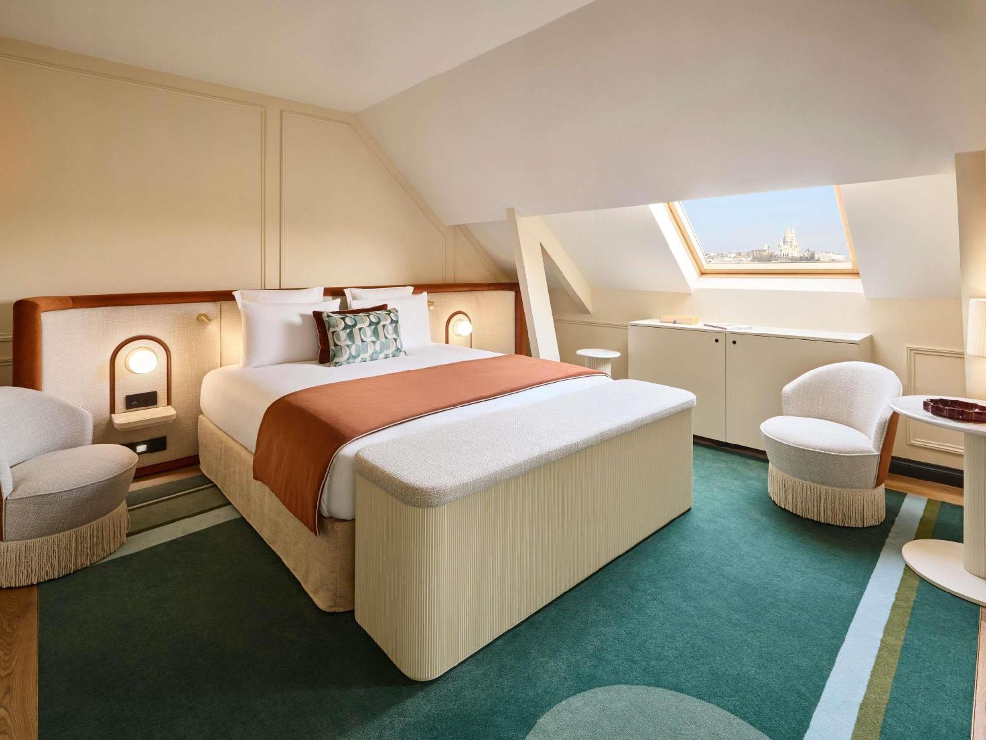 Deluxe Room with One King Bed