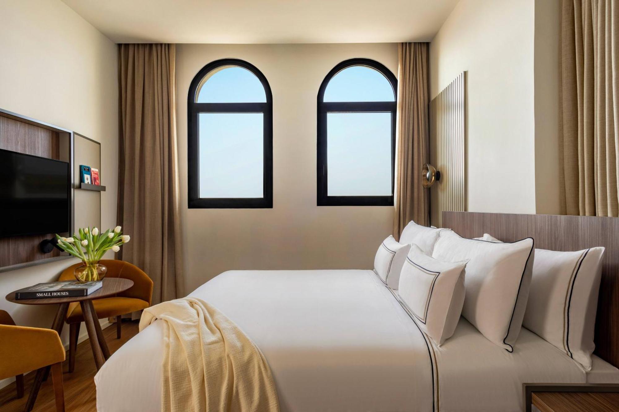 The Artist Junior Suite with Terrace and Urban Views