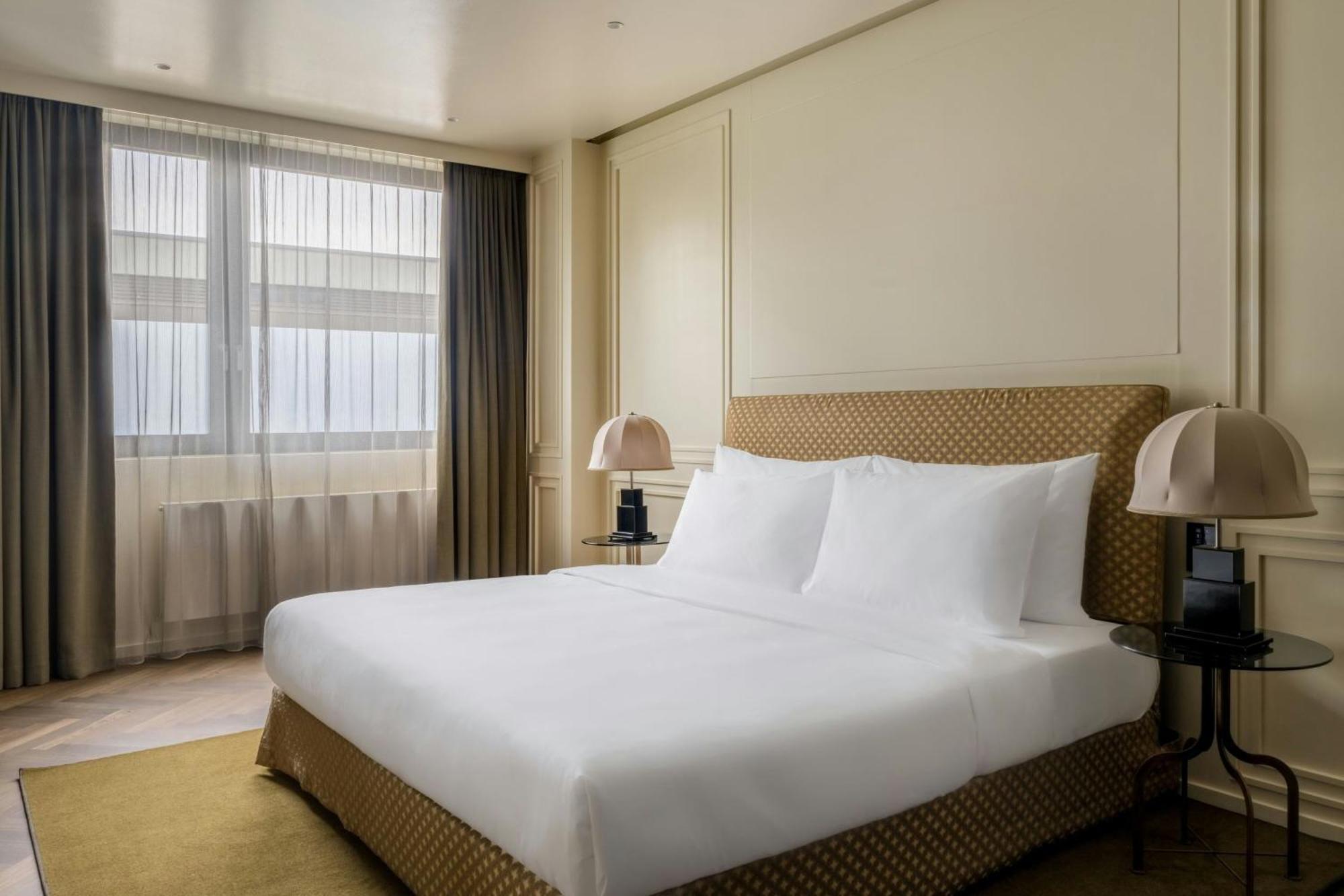Executive Suite, Suite, 1 King