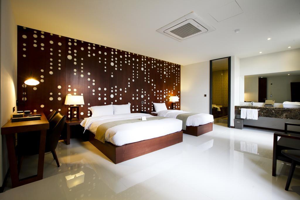 Twin Suite