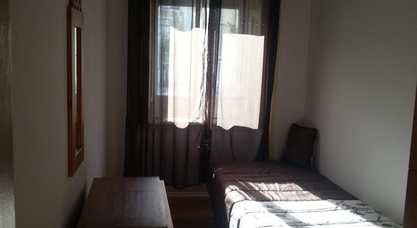 Single Room with Shared Bathroom