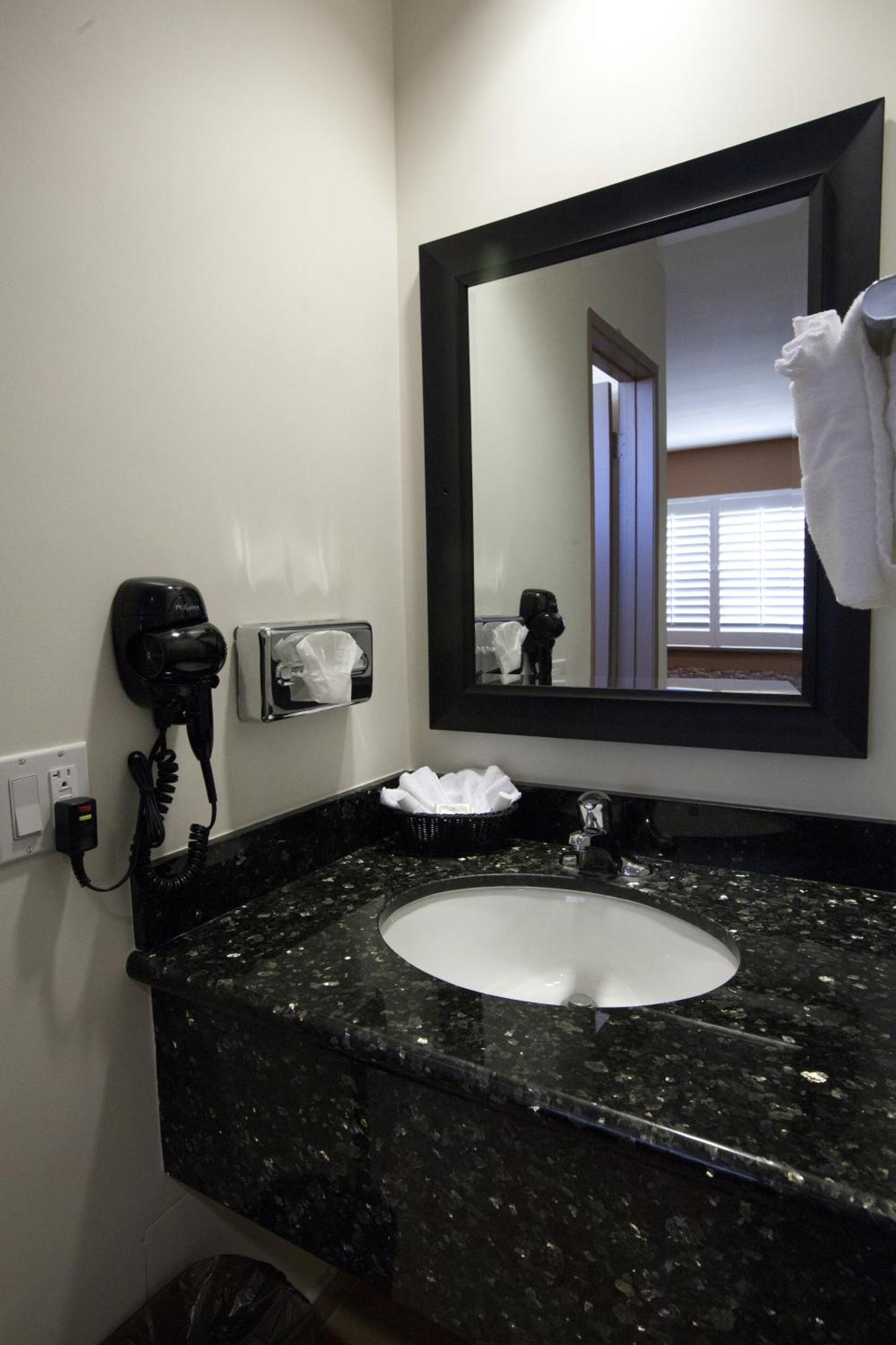 Queen Room - Disability Access