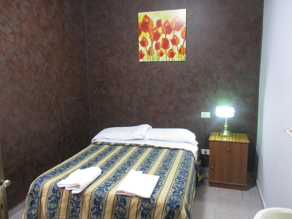 Small Double Room with Shared Bathroom