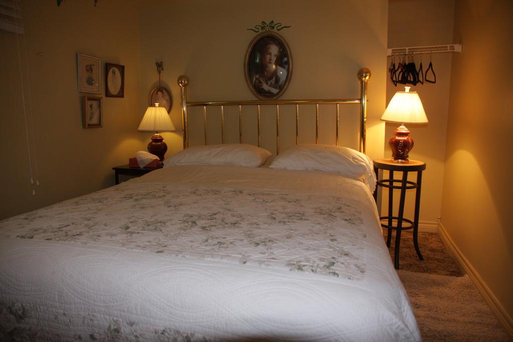 Single Room with Private Bathroom
