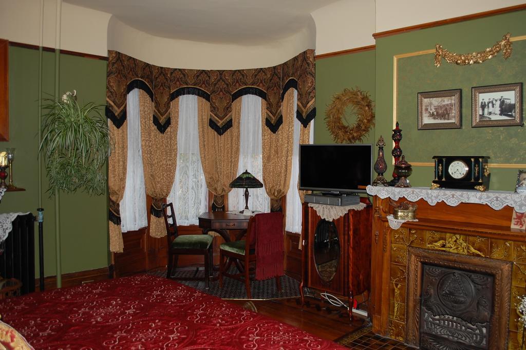 King Room Private Bathroom
