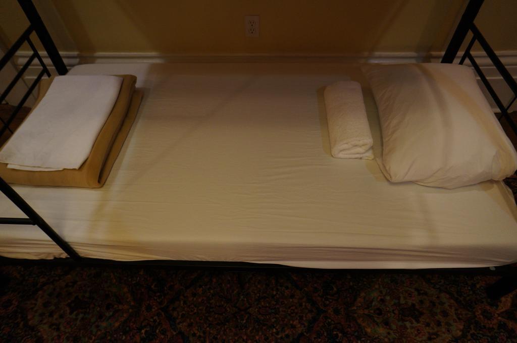 Bed in 8-Bed Mixed Dormitory Room