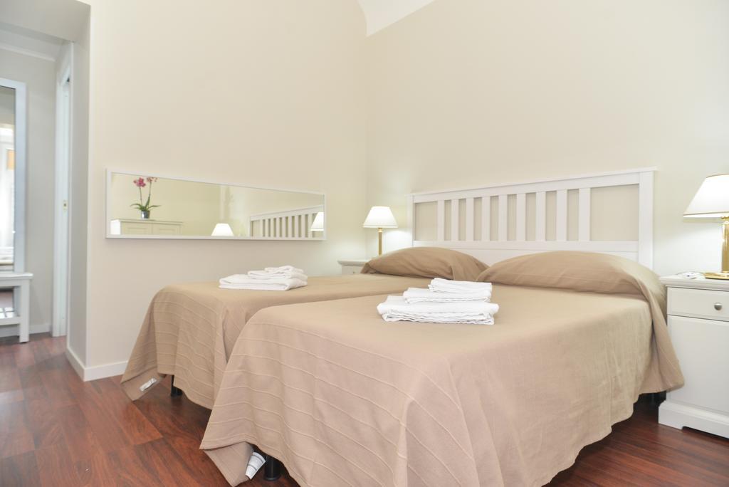 Double or Twin Room Private Bathroom