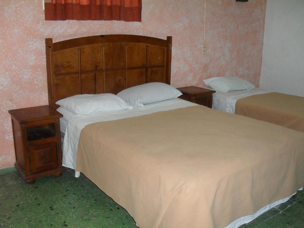 Twin Room with Air-Conditioning